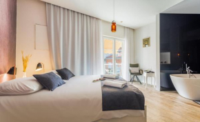 Luxury rooms in Old Town by Belmont Realty